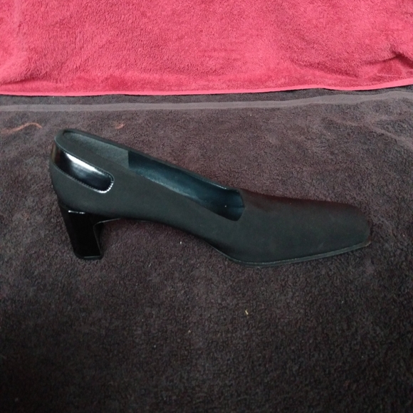 Stuart Weitzman 7.5AA Classic Pumps Block Heels - Picture 7 of 8